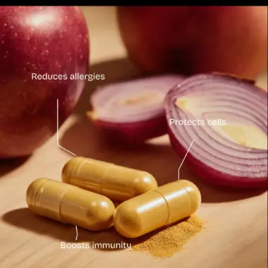 Infographic listing Quercetin benefits: natural antihistamine, antioxidant, and heart health.