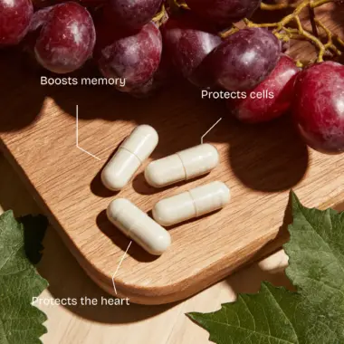 Infographic listing resveratrol benefits: cardiovascular support and cellular longevity.